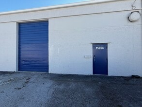 15900-15998 NW 48th Ave, Miami Gardens, FL à louer Photo du bâtiment- Image 1 de 6