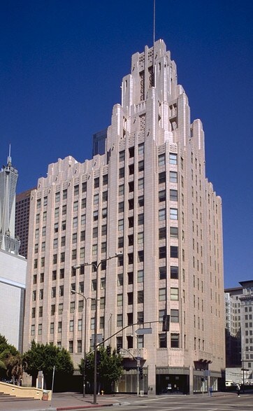 411 W 5th St, Los Angeles, CA à louer - Photo du bâtiment - Image 2 de 41