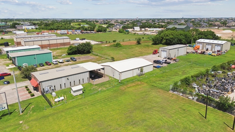 5029 FM 646 Rd E, Dickinson, TX for sale - Building Photo - Image 2 of 12