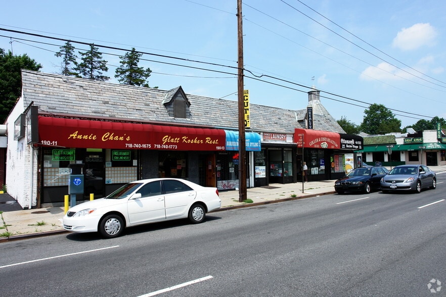 19211-19219 Union Tpke, Fresh Meadows, NY for lease - Building Photo - Image 2 of 2