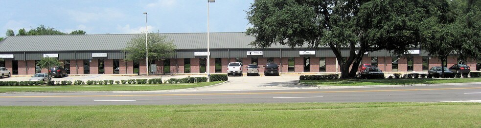 1387-1399 Oakfield Dr, Brandon, FL à louer - Photo du bâtiment - Image 2 de 2