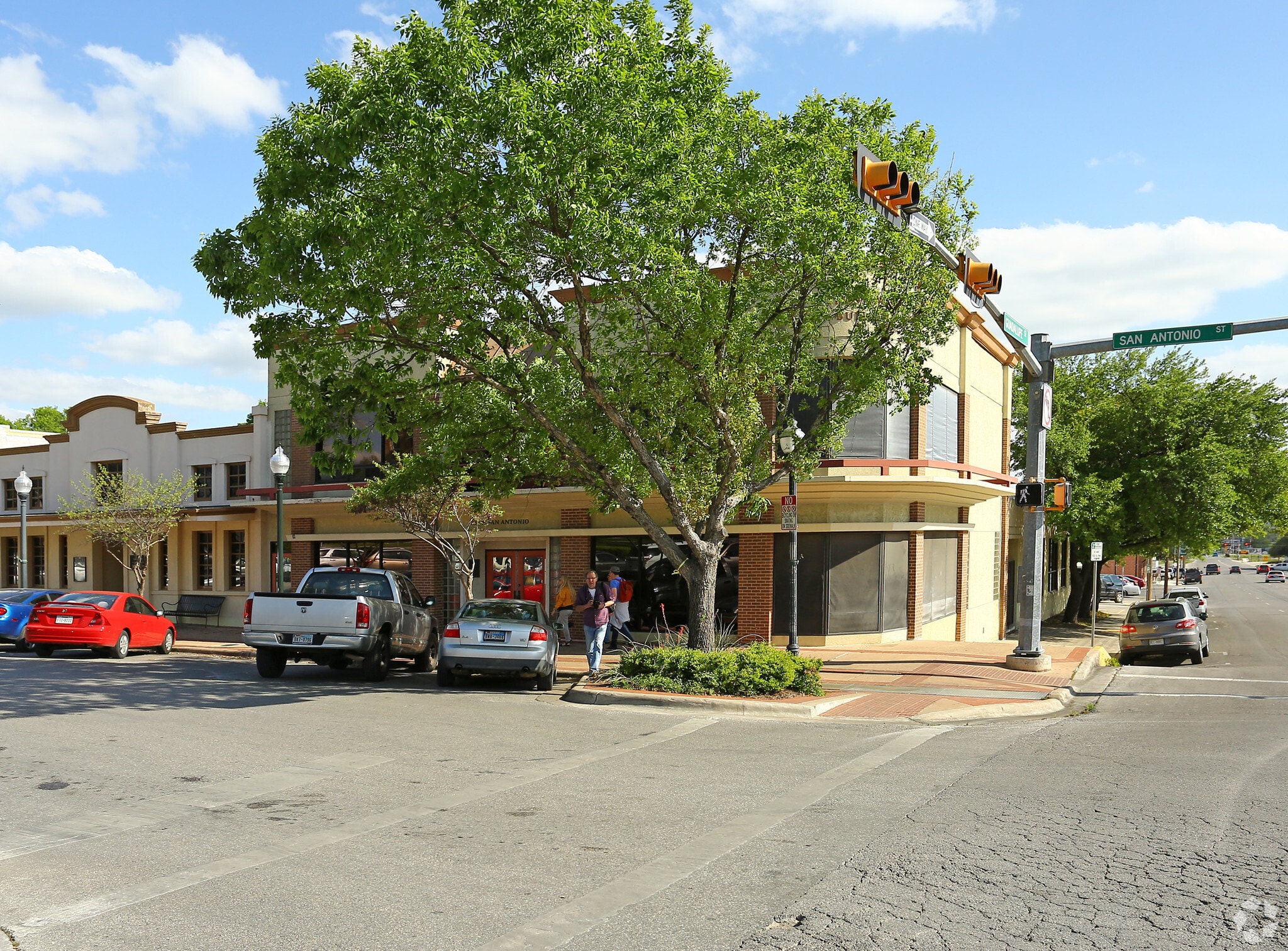 100 E San Antonio St, San Marcos, TX for lease Primary Photo- Image 1 of 8
