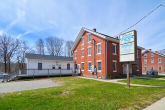 1390 Mendon Rd, Cumberland, RI à louer Photo intérieure- Image 1 de 14