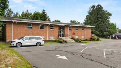 257 E Center St, Manchester, CT à louer Photo intérieure- Image 1 de 9