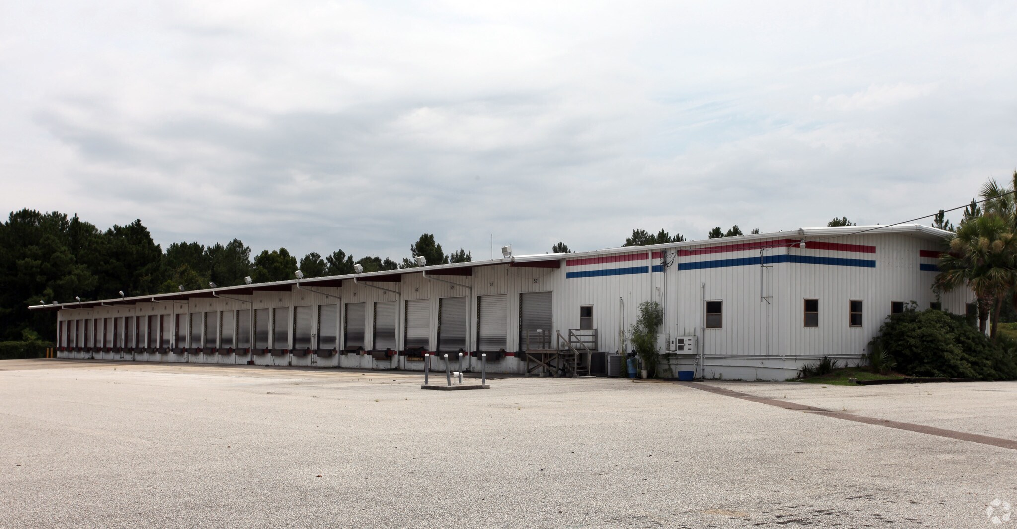 6611 Pickett Dr, Jacksonville, FL à louer Photo principale- Image 1 de 8