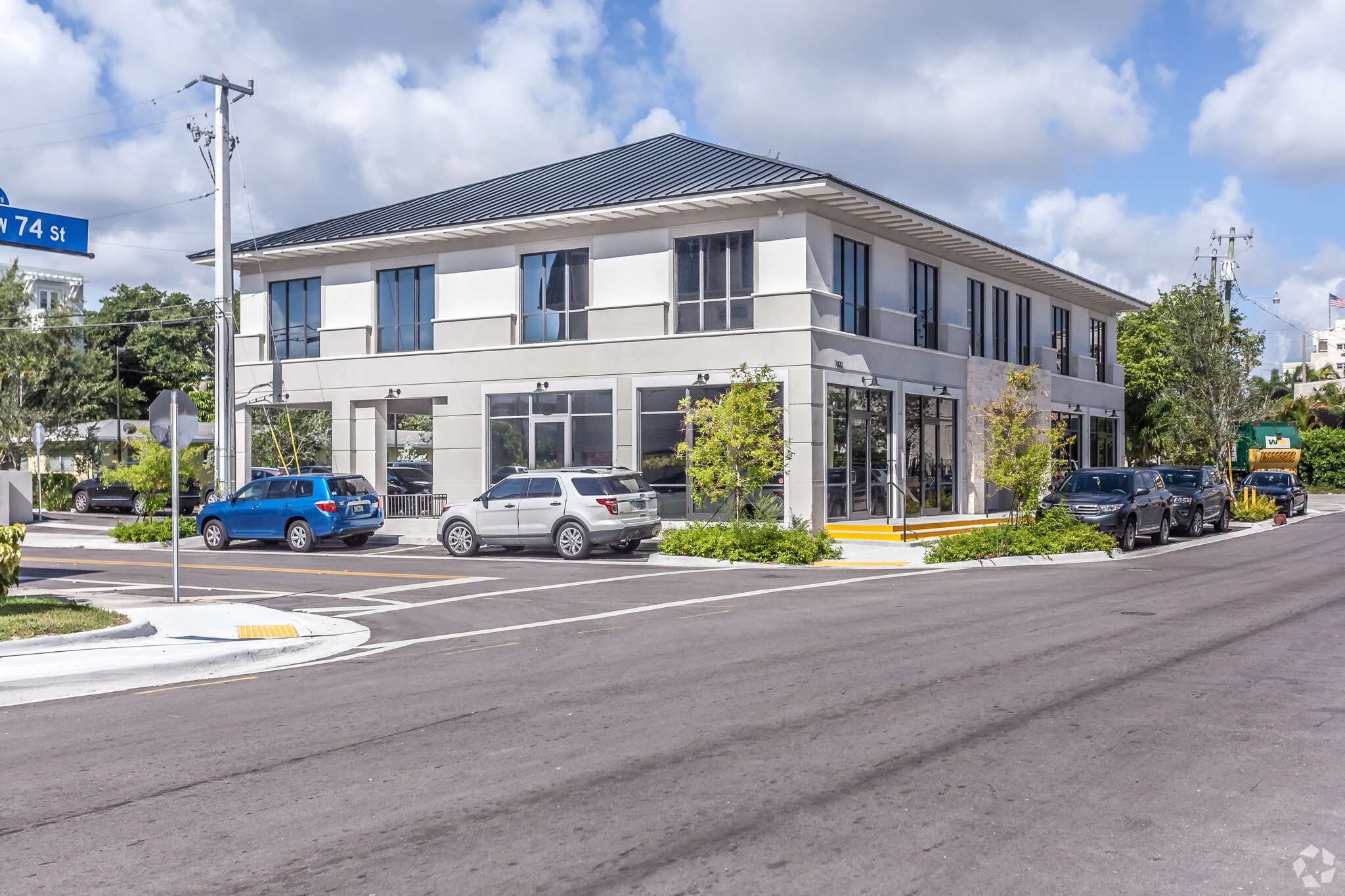 7400 SW 59th Pl, Miami, FL for lease Primary Photo- Image 1 of 8