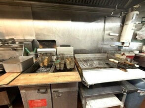 2202 E Monument St, Baltimore, MD for sale Interior Photo- Image 2 of 3