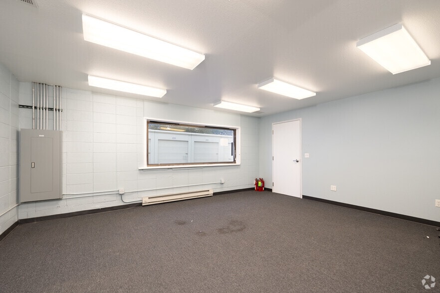 2250-2300 Bott Ave, Colorado Springs, CO for lease - Building Photo - Image 3 of 20