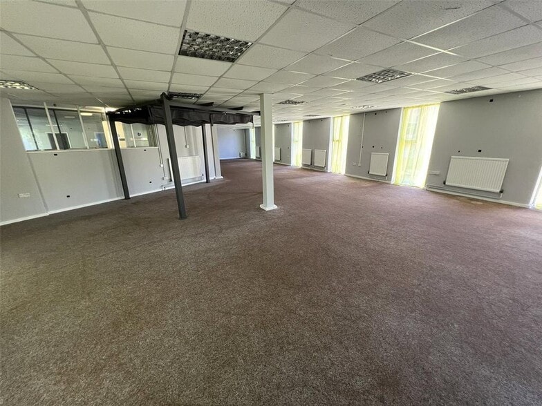 Arterial Rd, Leigh On Sea à louer - Photo du bâtiment - Image 2 de 9