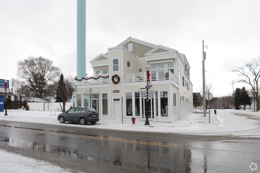 482 S Hancock St, Pentwater, MI à louer - Photo du bâtiment - Image 2 de 2