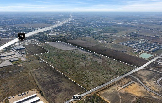 CR 305, Jarrell, TX à vendre Aérien- Image 1 de 7