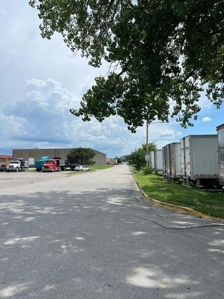 SWC E 15th Ave, North Kansas City, MO for lease - Other - Image 3 of 5