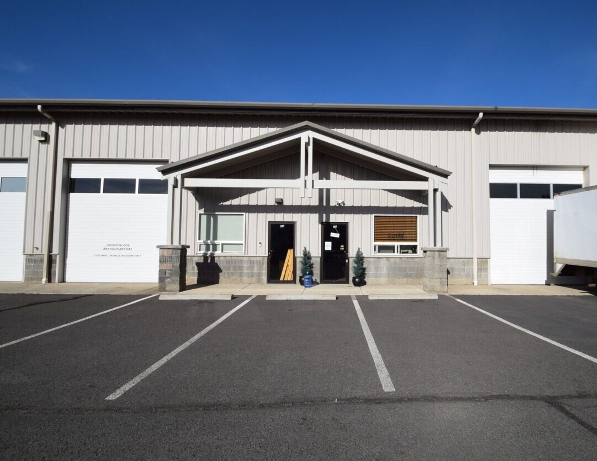 615 SE Glenwood Dr, Bend, OR for lease Primary Photo- Image 1 of 11