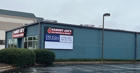 1421 2nd St NE, Hickory, NC à louer - Photo du bâtiment - Image 2 de 7