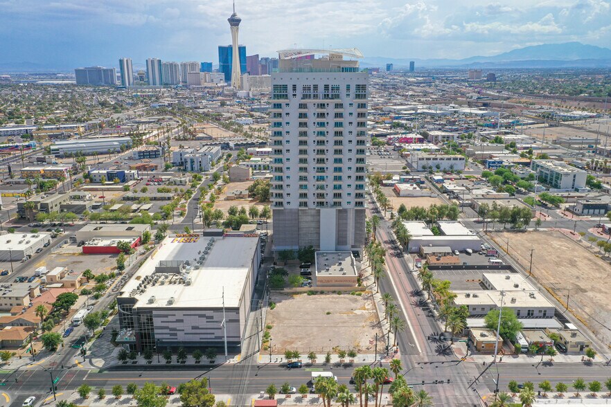 801 Casino Center, Las Vegas, NV à vendre - Photo principale - Image 1 de 18