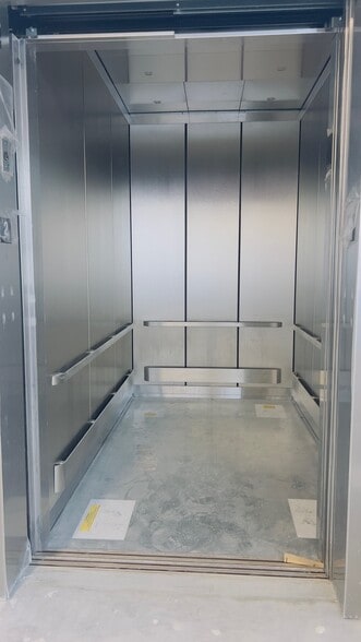375 Fairfield Ave, Stamford, CT for lease - Building Photo - Image 3 of 4