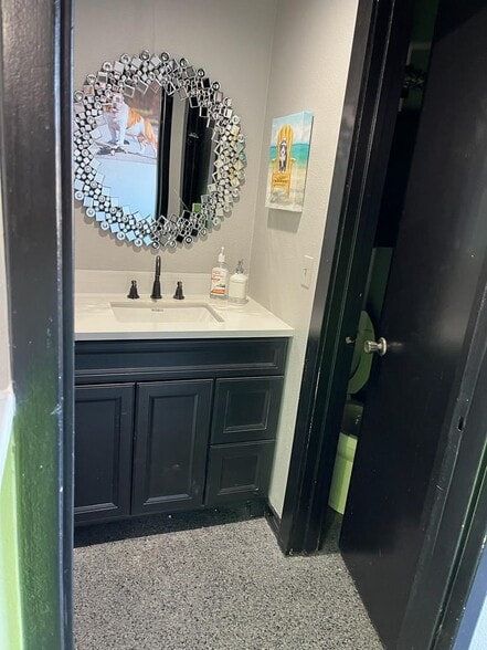 1900 N Washington Blvd, Sarasota, FL for sale - Interior Photo - Image 3 of 8