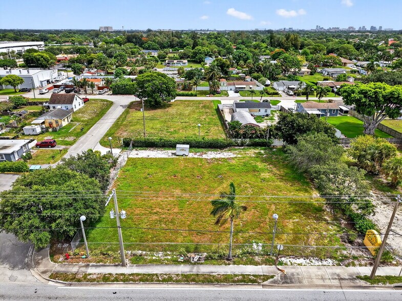 2877 Forest Hill Blvd, West Palm Beach, FL à vendre - Photo du bâtiment - Image 2 de 16