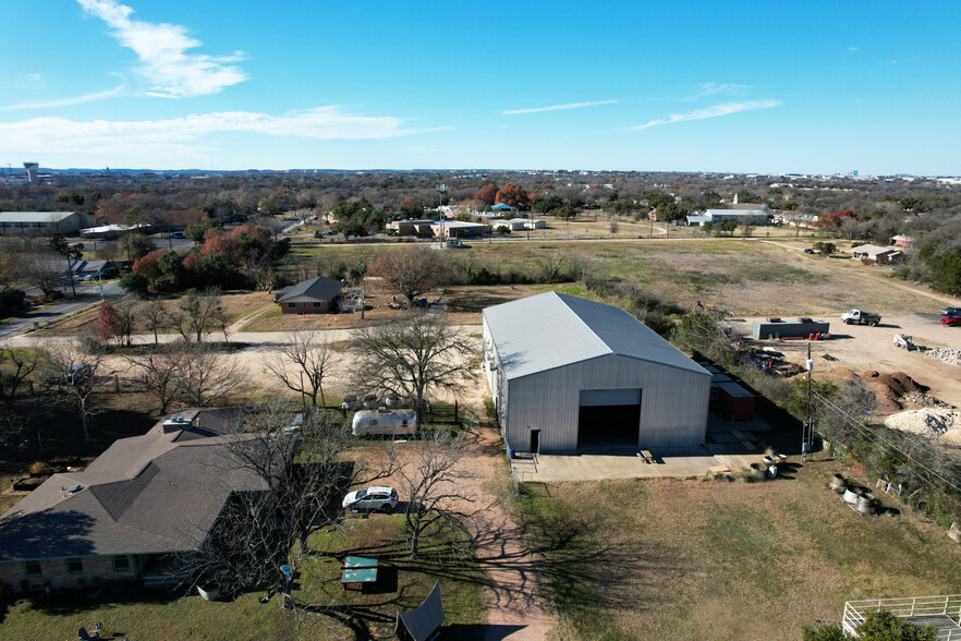 3504 Rogge Ln, Austin, TX for lease - Building Photo - Image 2 of 8
