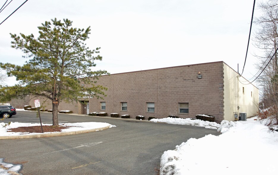 1001 Hopewell Ave, Ocean, NJ à louer - Photo du bâtiment - Image 2 de 3