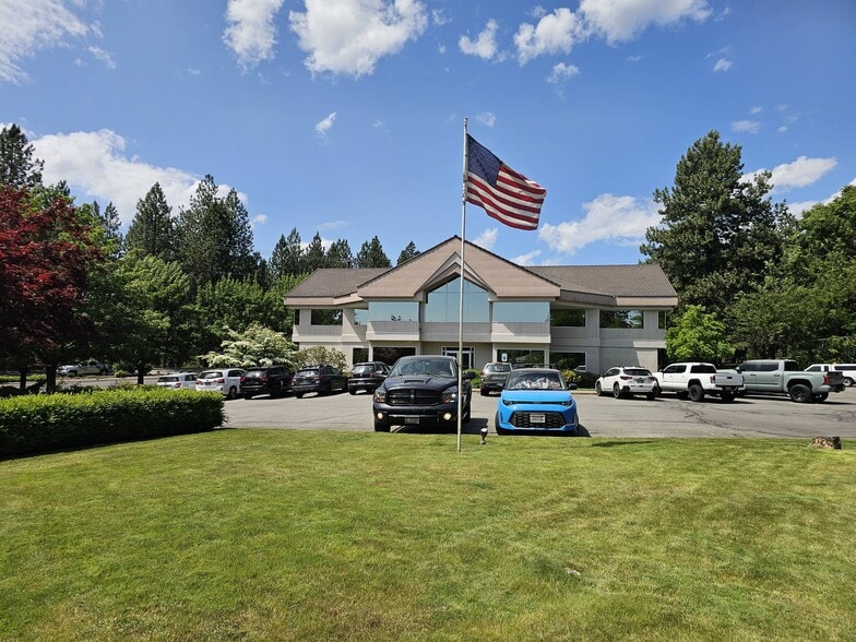1044 N Northwest Blvd, Coeur d'Alene, ID à vendre - Photo du bâtiment - Image 1 de 4
