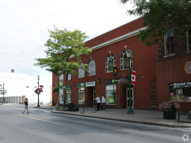 133-139 King St W, Brockville, ON à vendre - Photo du b timent - Image 3 de 4