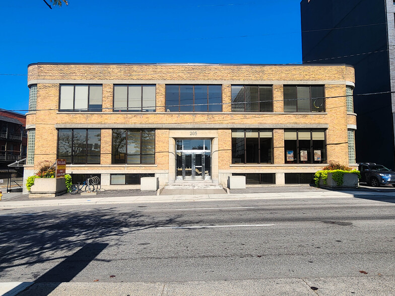 205 Catherine St, Ottawa, ON à louer - Photo du bâtiment - Image 1 de 10