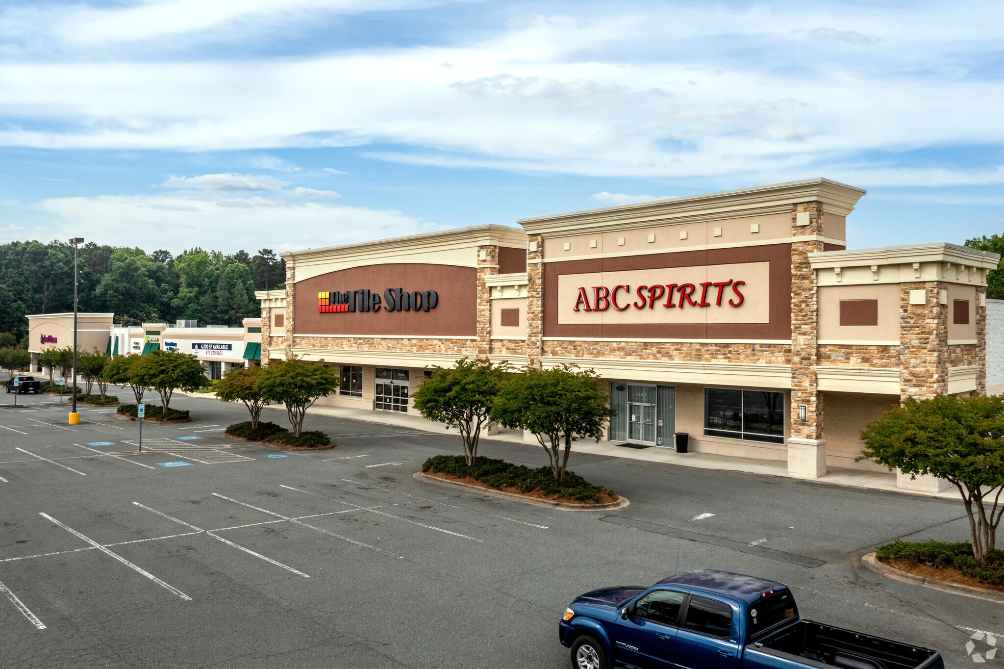 9920-10056 E Independence Blvd, Matthews, NC for lease Building Photo- Image 1 of 8