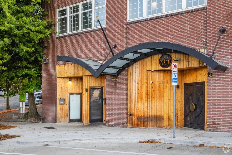 2218-2220 Western Ave, Seattle, WA à louer - Photo du bâtiment - Image 3 de 6