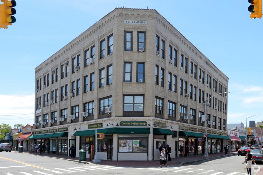 1931 Mott Ave, Far Rockaway, NY for sale - Primary Photo - Image 1 of 1