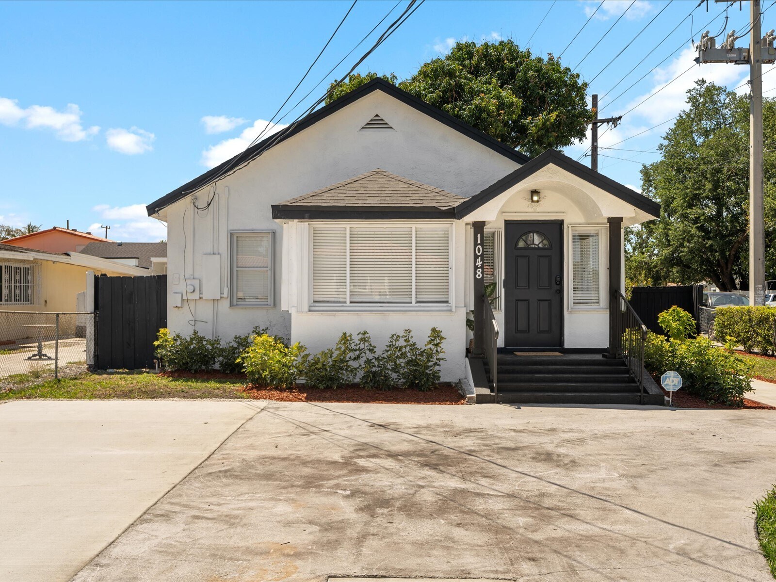 1048 NW 33rd Ave, Miami, FL à vendre Photo du bâtiment- Image 1 de 1