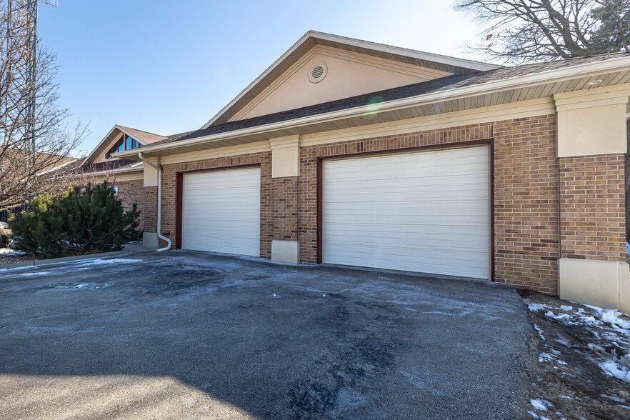 1055 University Ave, Dubuque, IA à vendre - Photo du bâtiment - Image 3 de 36