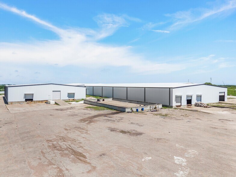 1450 N US-77, Hillsboro, TX à louer - Photo du bâtiment - Image 2 de 6