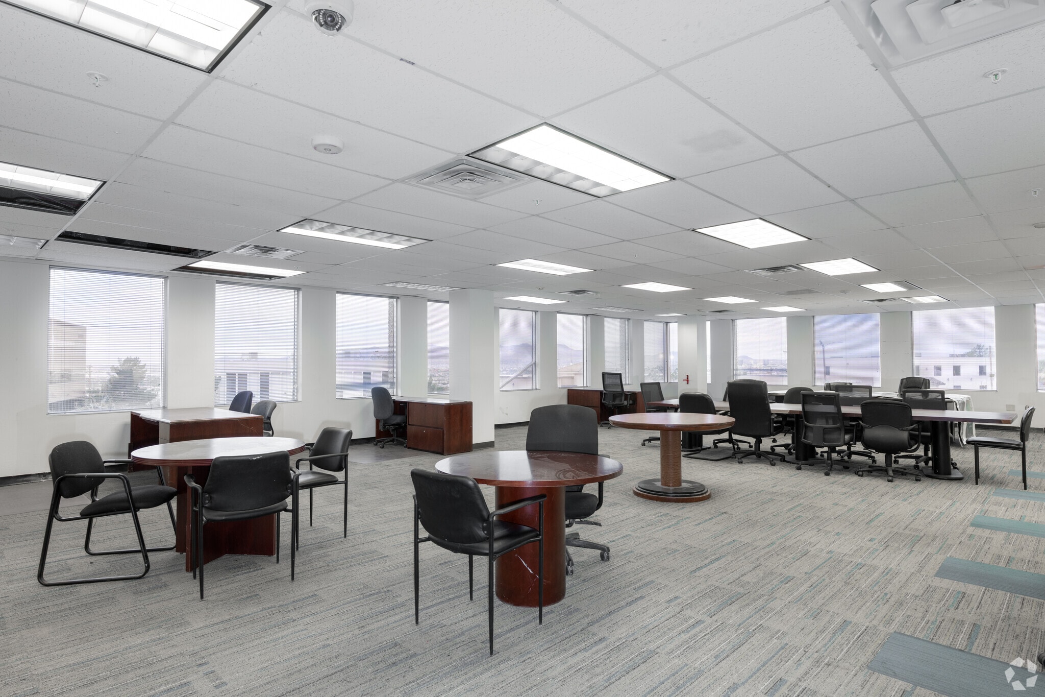 6070 Gateway Blvd E, El Paso, TX for lease Interior Photo- Image 1 of 5