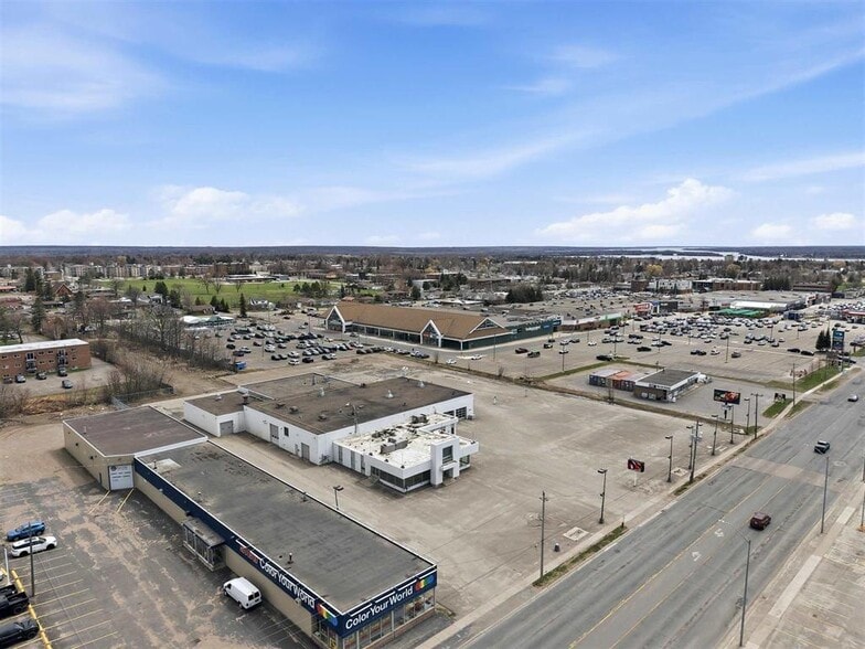 68 Great Northern Rd, Sault Ste. Marie, ON à vendre - Photo du bâtiment - Image 3 de 13