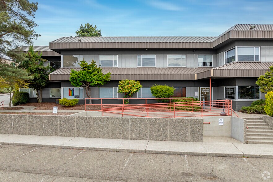 2528 Wheaton Way, Bremerton, WA à louer - Photo du bâtiment - Image 2 de 5