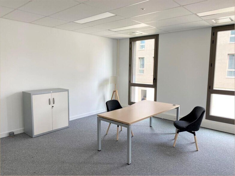 22 Avenue Jean Jaurès, Décines-Charpieu à vendre - Photo du bâtiment - Image 3 de 4