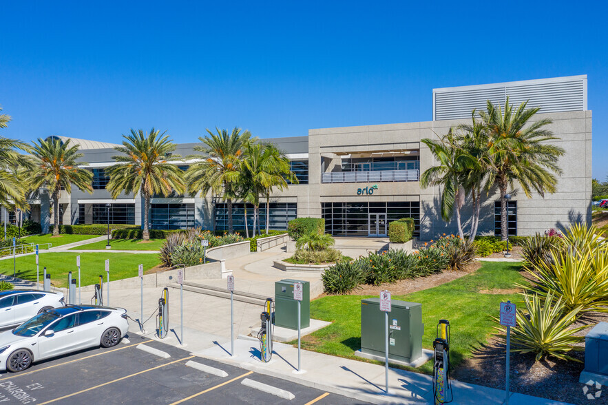 2200 Faraday Ave, Carlsbad, CA à vendre - Photo principale - Image 1 de 1