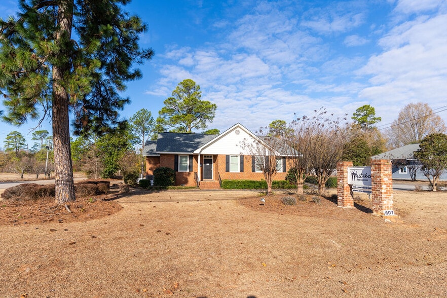 607 Bluebird Blvd, Fort Valley, GA à vendre - Photo du bâtiment - Image 2 de 17