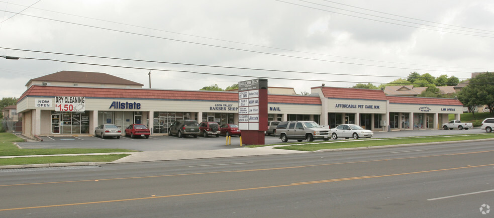 5431-5451 Grissom Rd, San Antonio, TX for lease - Building Photo - Image 2 of 5