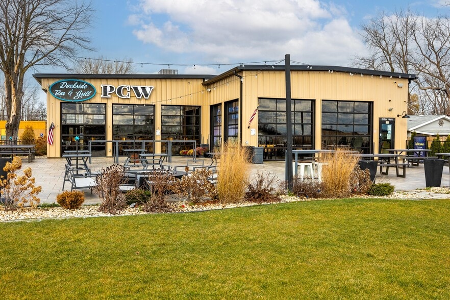 2330 River Ave, Sandusky, OH à vendre - Photo principale - Image 1 de 30