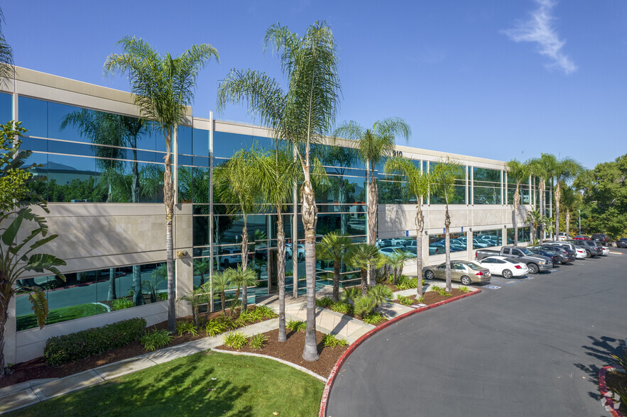 910 Hale Pl, Chula Vista, CA for lease - Building Photo - Image 1 of 6