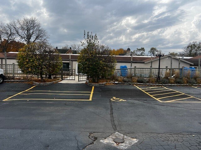 2640 N Main St, Rockford, IL à vendre - Photo du bâtiment - Image 2 de 10