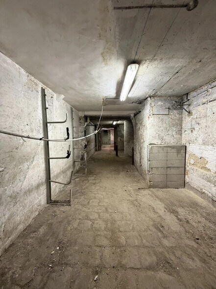 23 Rue Amelot, Paris à louer - Photo du bâtiment - Image 3 de 12