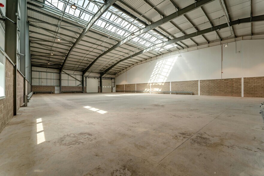 15 Marchburn Dr, Paisley à louer - Photo du bâtiment - Image 2 de 22