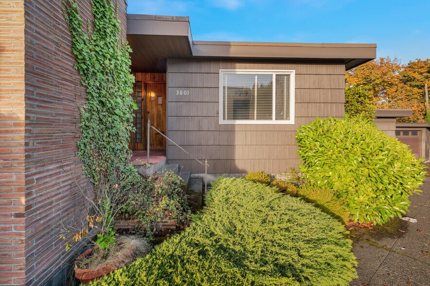 3807 Linden Ave N, Seattle, WA à vendre - Photo du bâtiment - Image 2 de 16