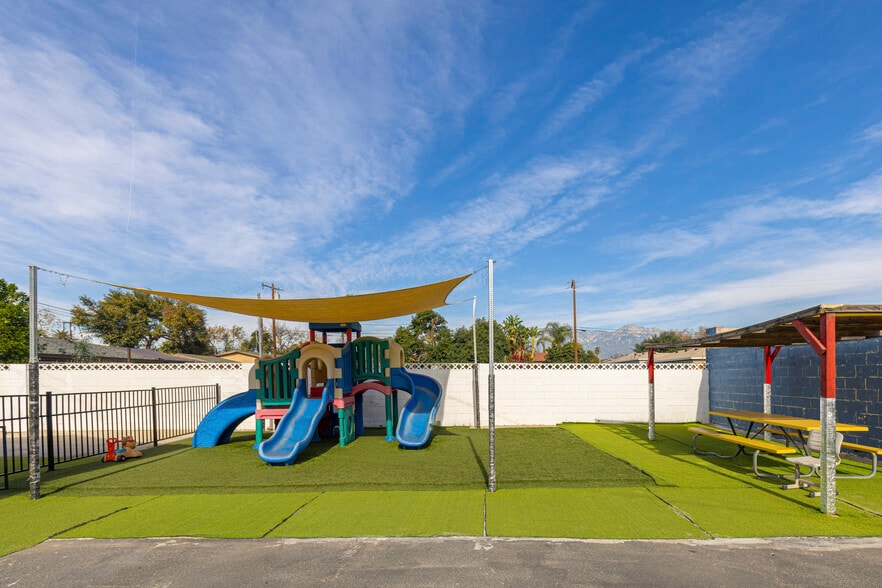 328 W Phillips St, Ontario, CA for sale - Building Photo - Image 3 of 13