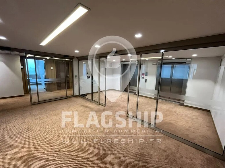 Office in Clichy for sale - Interior Photo - Image 2 of 7