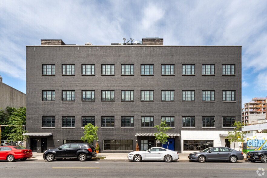 651 Union St, Brooklyn, NY à louer - Photo du bâtiment - Image 3 de 16