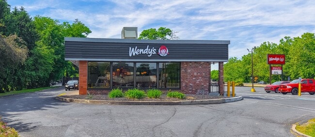 Plus de détails pour 3925 N Front St, Harrisburg, PA - Commerce de détail à vendre